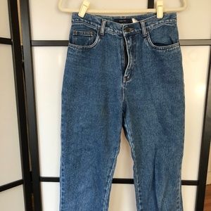 Vintage blue denim bill blass, straight leg- size 6, short, 29” inseam